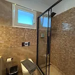 Arfaras شقة