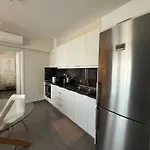 شقة Arfaras *
